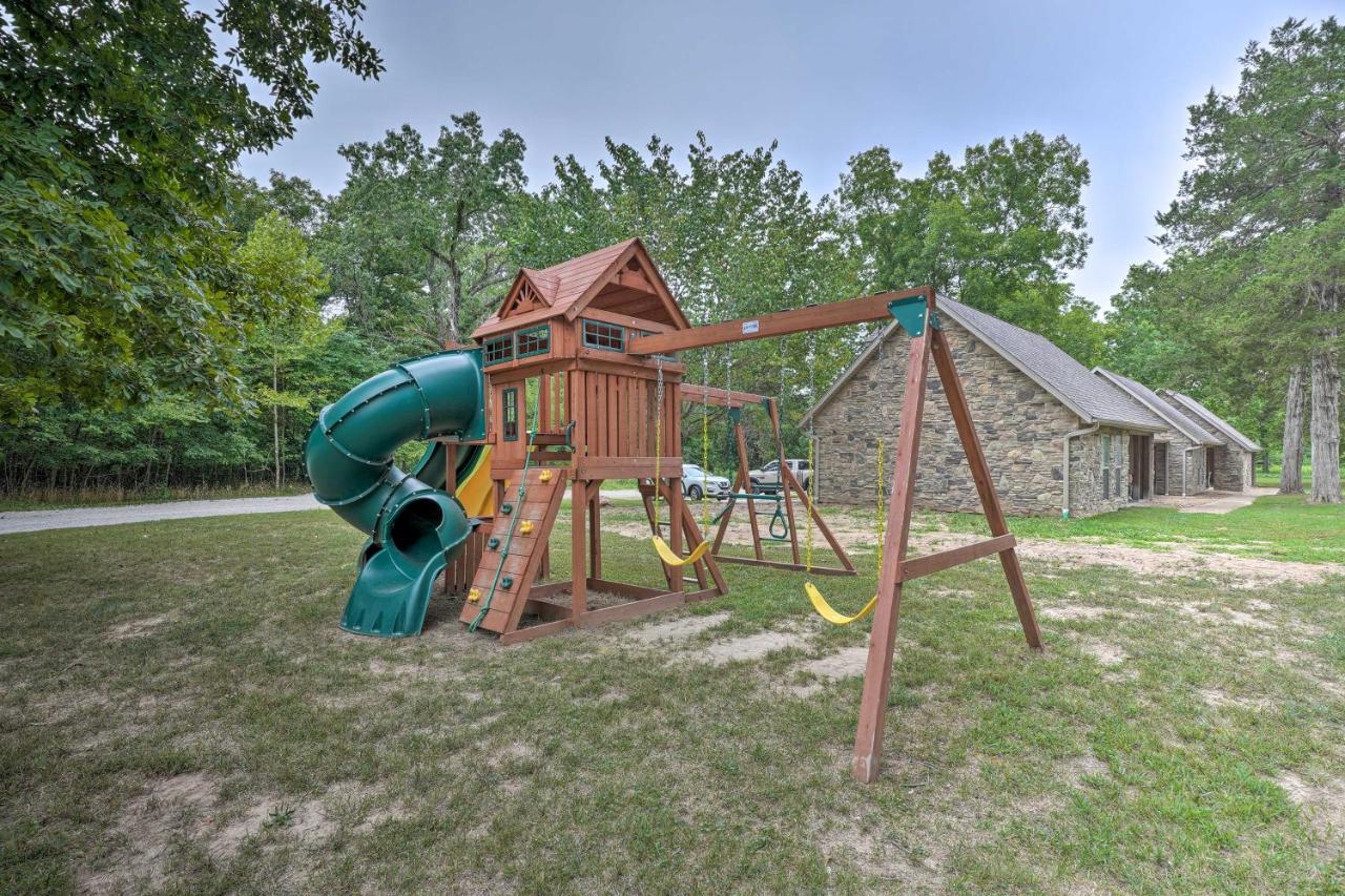The Cozy Cottage With Lake Taneycomo Access! Branson Exterior photo